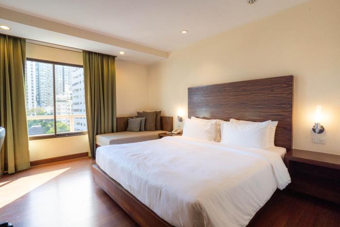 journeyhub sukhumvit 26 bangkok