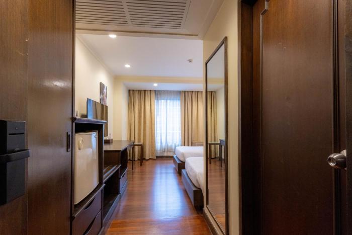 journeyhub sukhumvit 26 bangkok