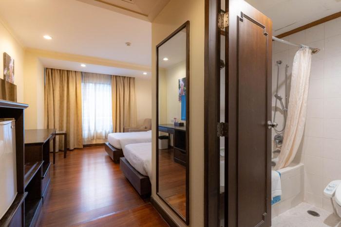 journeyhub sukhumvit 26 bangkok