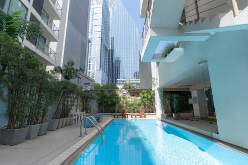 journeyhub sukhumvit 26 bangkok