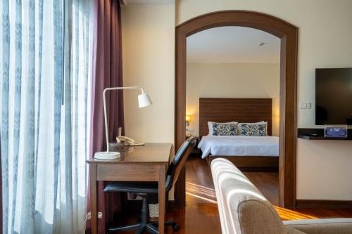 journeyhub sukhumvit 26 bangkok