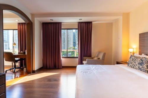 journeyhub sukhumvit 26 bangkok