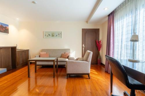 journeyhub sukhumvit 26 bangkok