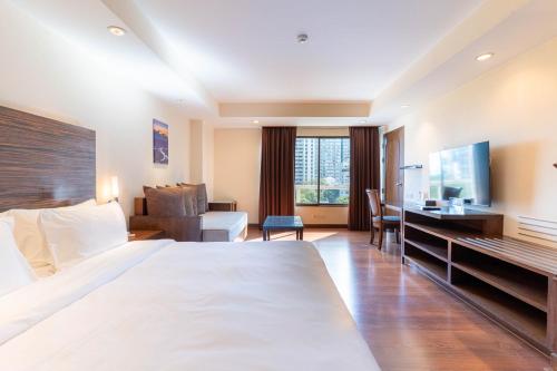 journeyhub sukhumvit 26 bangkok