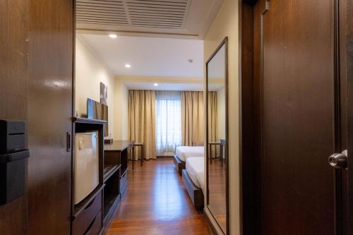 journeyhub sukhumvit 26 bangkok