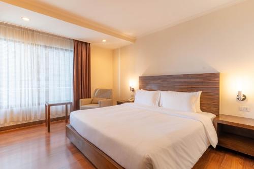 journeyhub sukhumvit 26 bangkok