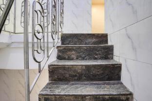 hotel o om sai palace