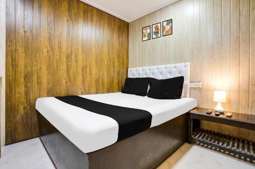 Hotel O Om Sai Palace,,4 star