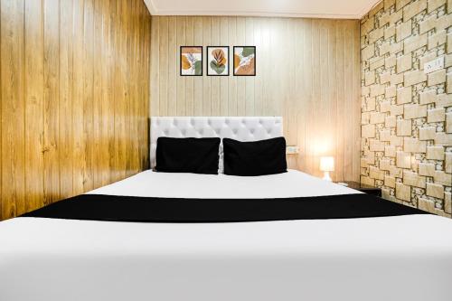 Hotel O Om Sai Palace,,4 star