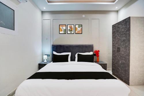 Hotel Ss Royal,,2 star