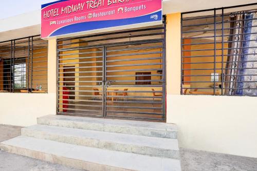hotel o midwaytreat burhanpur
