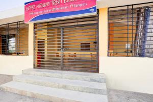 hotel o midwaytreat burhanpur