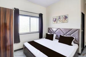 hotel o midwaytreat burhanpur