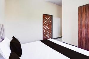 hotel o midwaytreat burhanpur