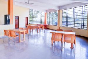 hotel o midwaytreat burhanpur