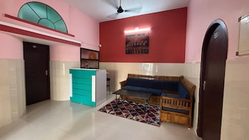 shalos inn
