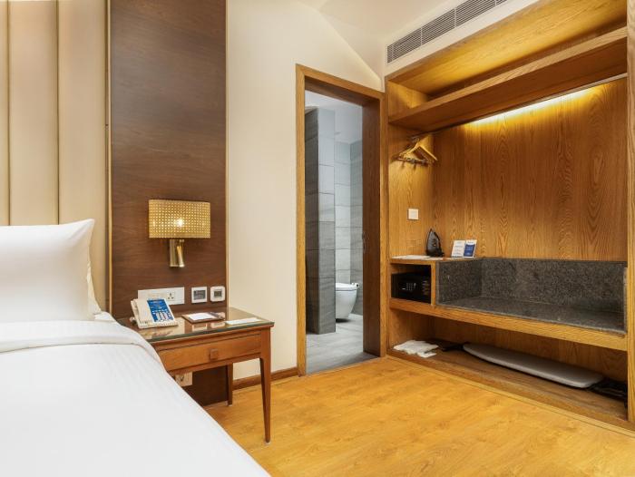 sarovar premiere srinagar