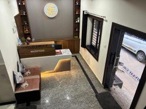 hotel silver moon