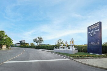 the horizon groove hotel