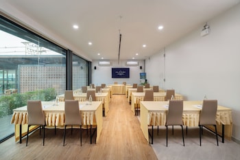 the horizon groove hotel