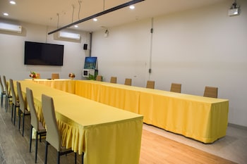 the horizon groove hotel