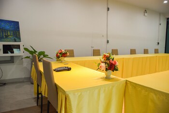 the horizon groove hotel