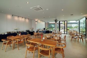 the horizon groove hotel