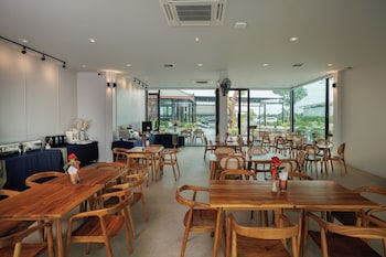 the horizon groove hotel