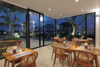 the horizon groove hotel