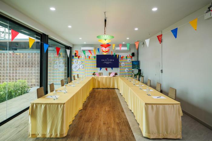the horizon groove hotel