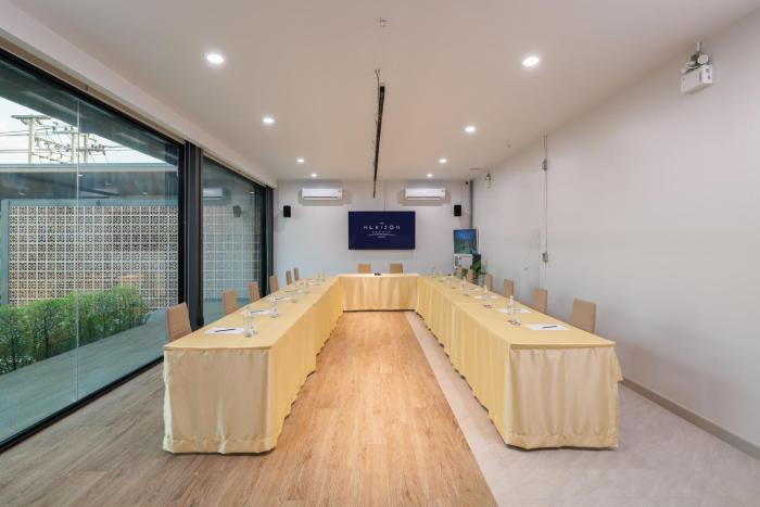 the horizon groove hotel