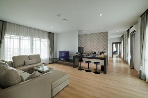 the horizon groove hotel