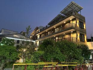 Kiran Banaras,,2 star