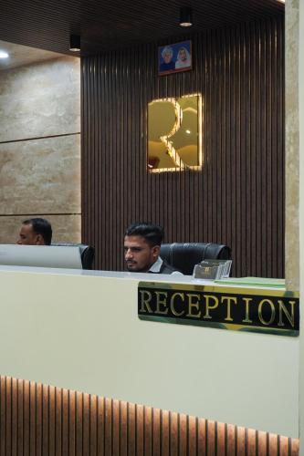 Hotel Ratan Elite,,3 star