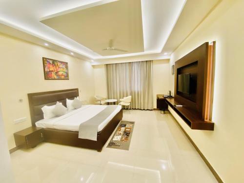 Ayansh Klyde Inn,,3 star