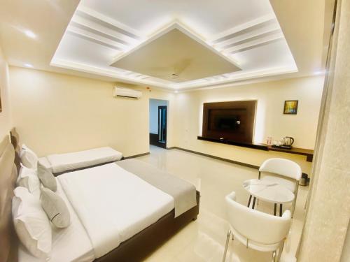 Ayansh Klyde Inn,,3 star