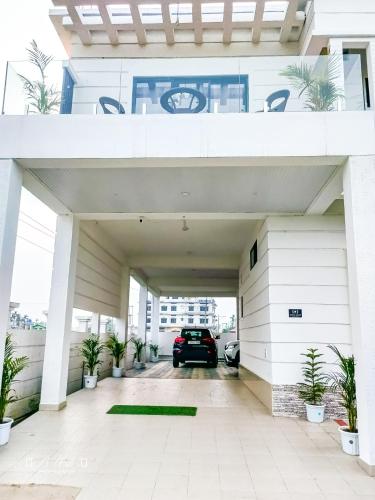 sayas abode railview suites