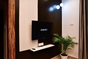 sayas abode railview suites