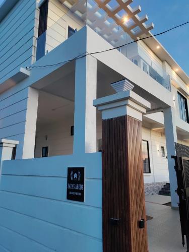 sayas abode railview suites