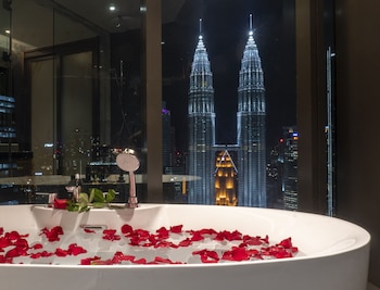imperial luxury suites klcc by moonway