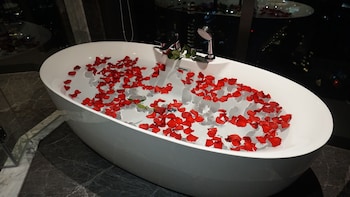 imperial luxury suites klcc by moonway