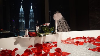 imperial luxury suites klcc by moonway