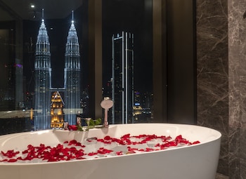 imperial luxury suites klcc by moonway