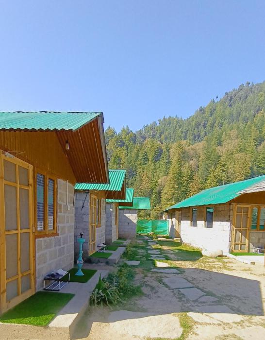 hiideout cottages and camps