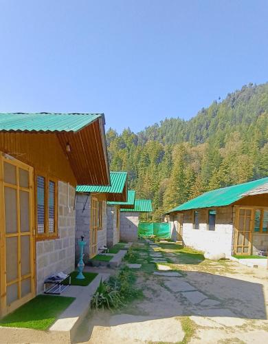 Hiideout Cottages And Camps,,3 star