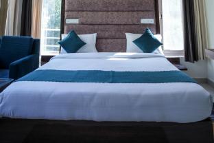 The White Rain Hotel,,3 star