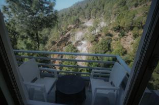 the white rain hotel