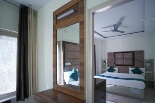 the white rain hotel