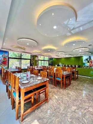 The White Rain Hotel,,3 star