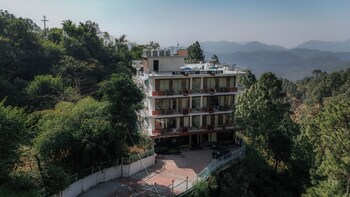 the white rain hotel